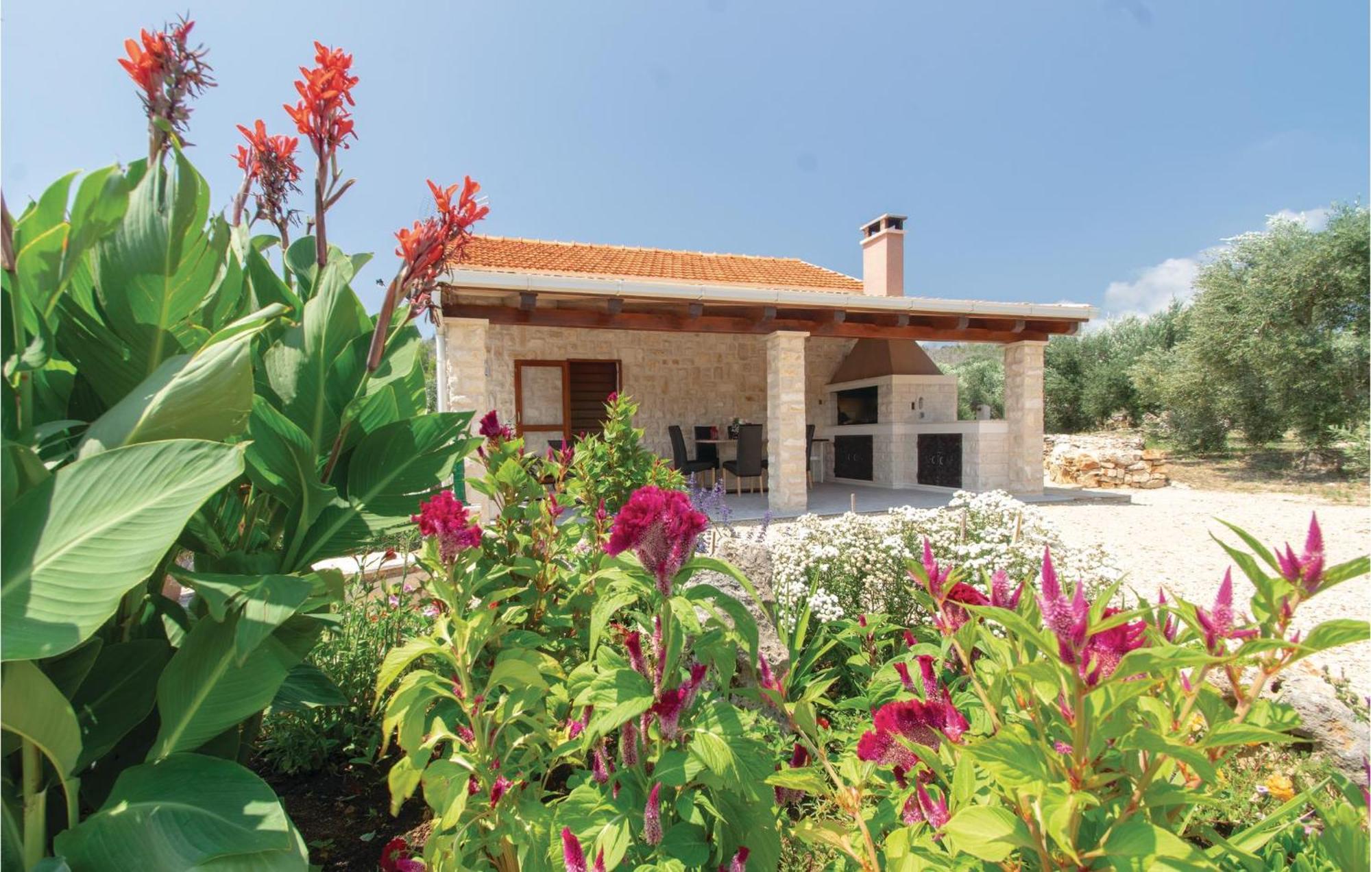 Awesome Home In Smokvica With Kitchen Smokvica (Korcula) Exterior foto